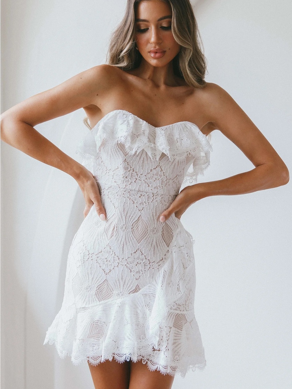 Selfie Leslie Lace Strapless Mini Dress